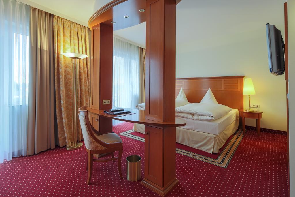 Hotel-Restaurant Kunz Pirmasens Ngoại thất bức ảnh