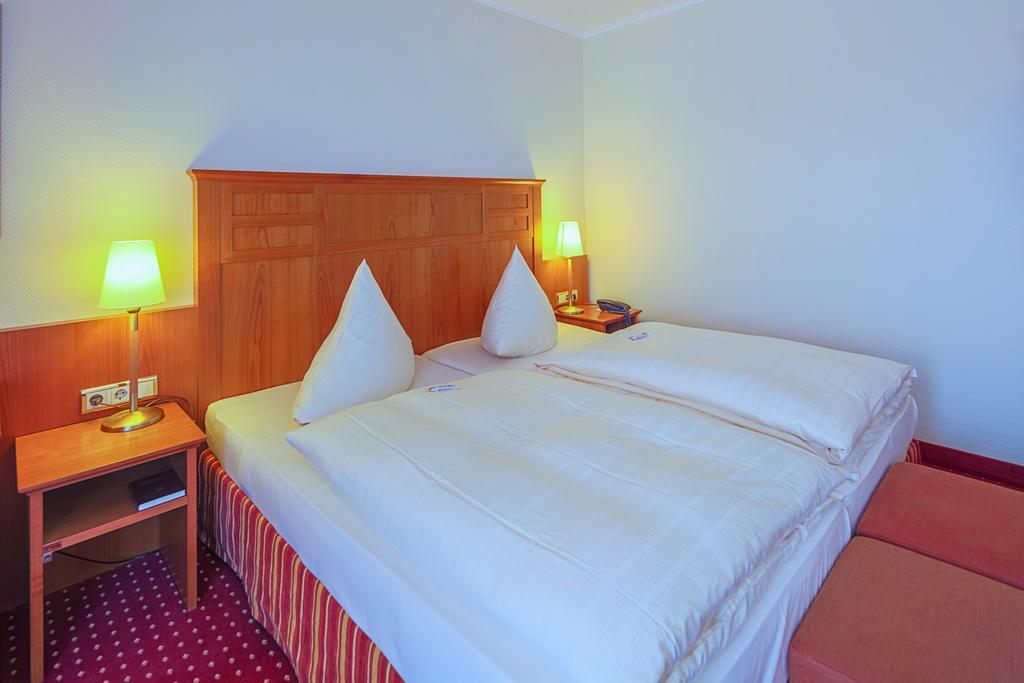 Hotel-Restaurant Kunz Pirmasens Ngoại thất bức ảnh