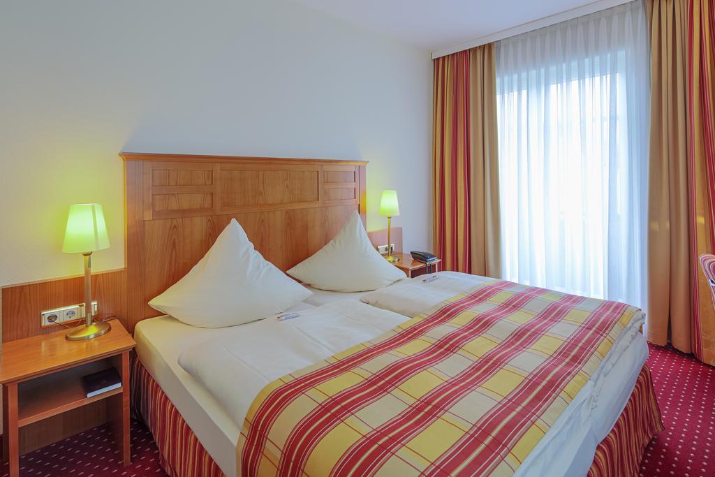 Hotel-Restaurant Kunz Pirmasens Ngoại thất bức ảnh
