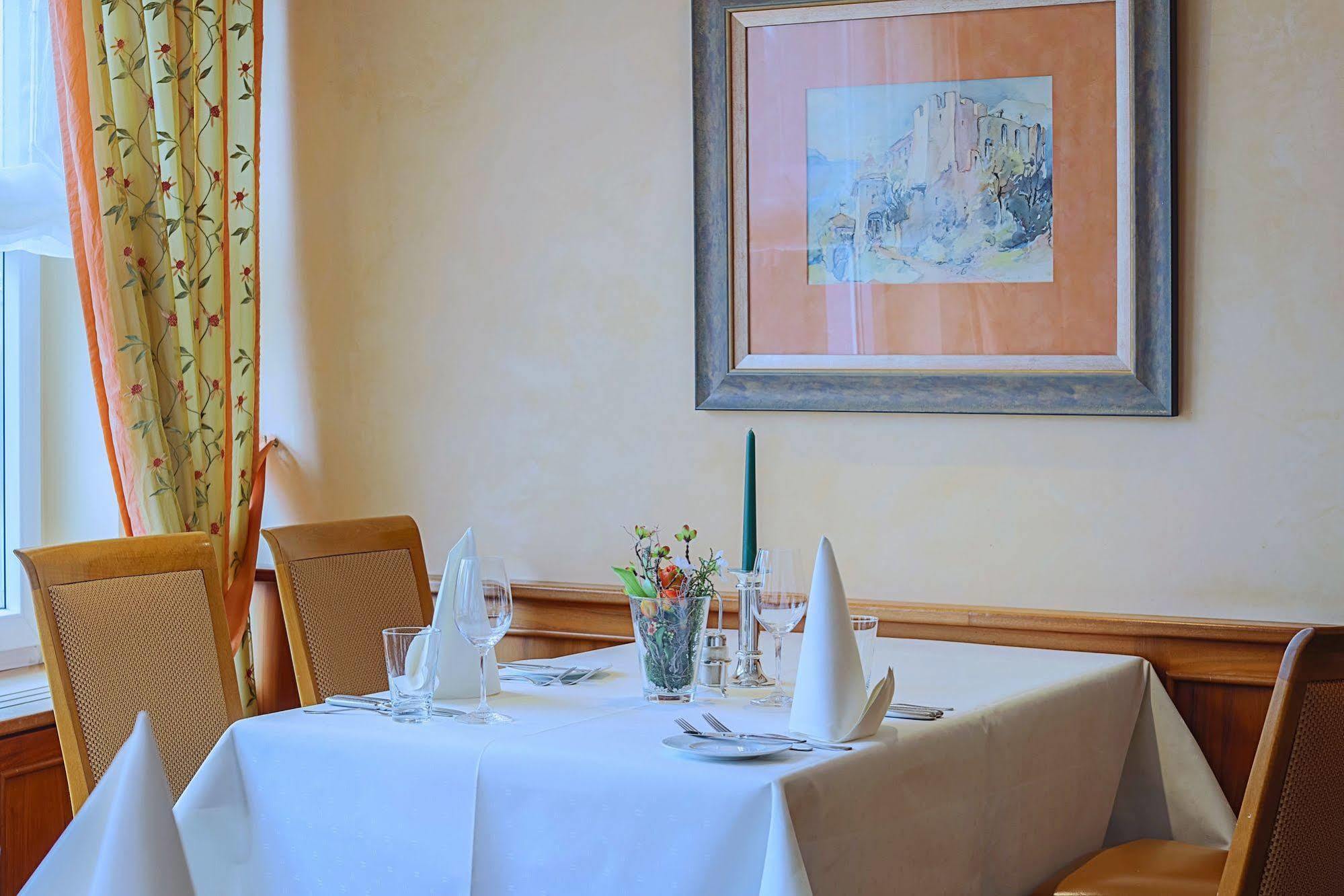 Hotel-Restaurant Kunz Pirmasens Ngoại thất bức ảnh