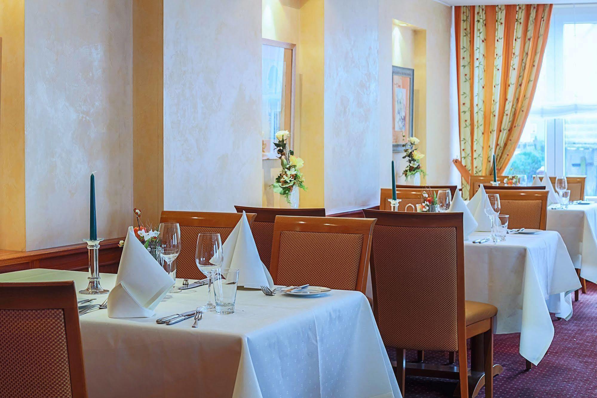Hotel-Restaurant Kunz Pirmasens Ngoại thất bức ảnh