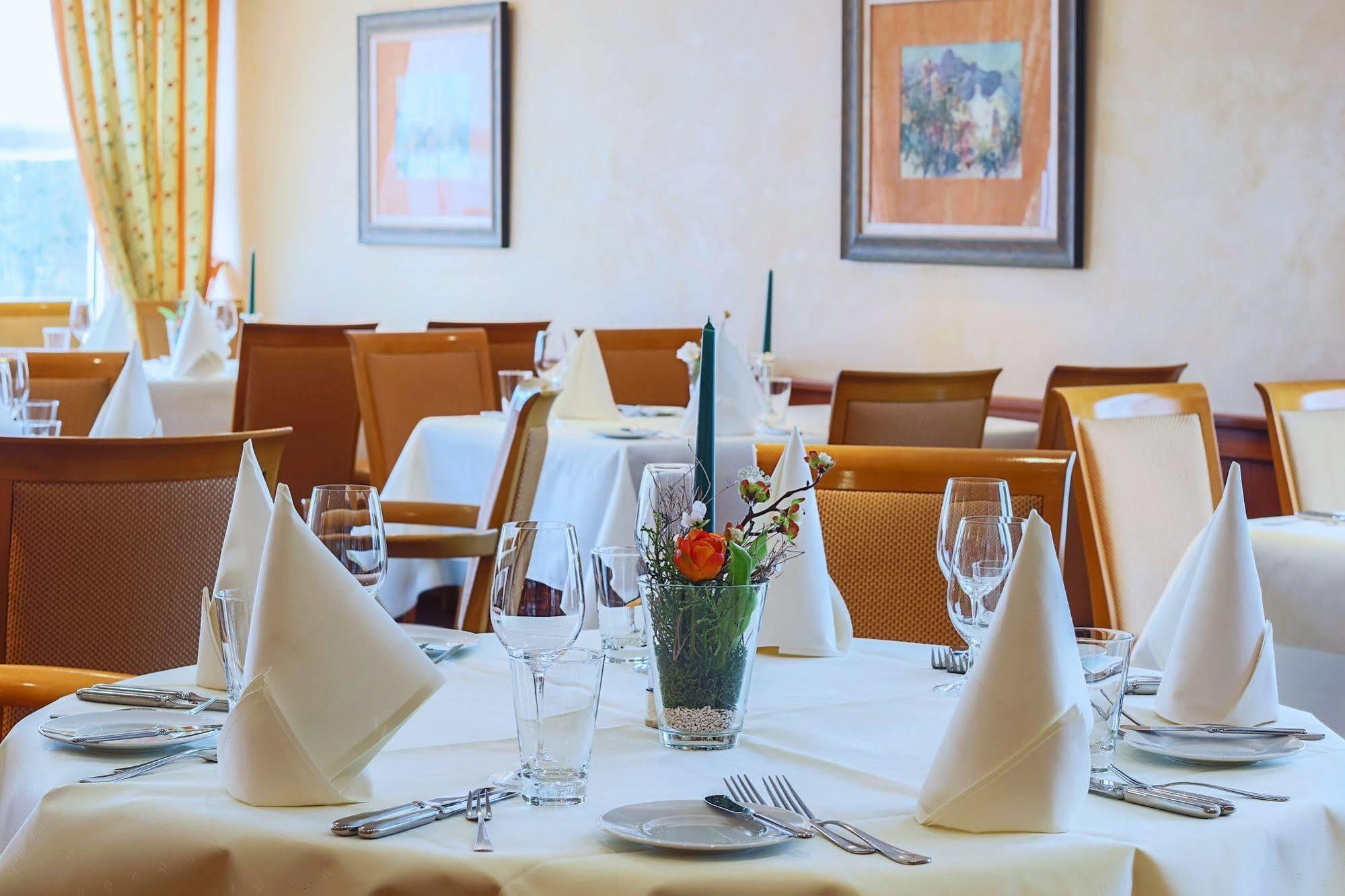 Hotel-Restaurant Kunz Pirmasens Ngoại thất bức ảnh
