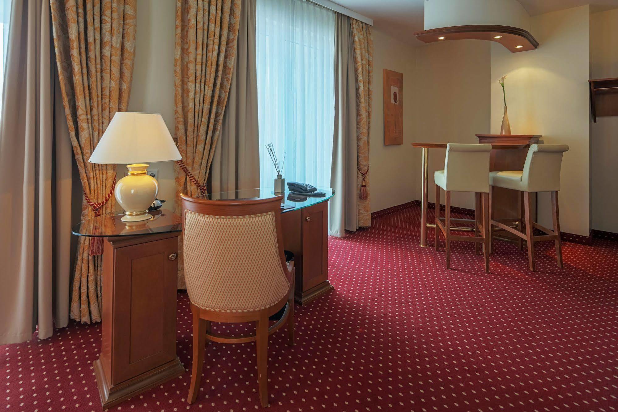 Hotel-Restaurant Kunz Pirmasens Ngoại thất bức ảnh
