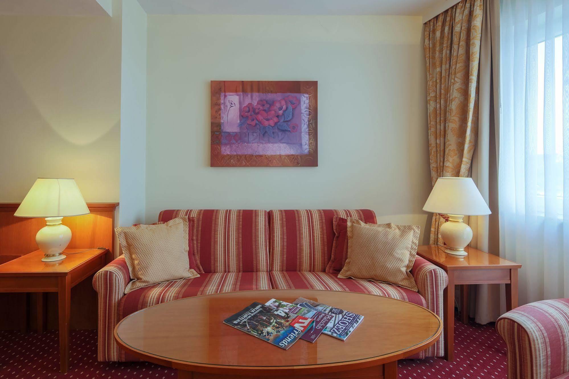 Hotel-Restaurant Kunz Pirmasens Ngoại thất bức ảnh