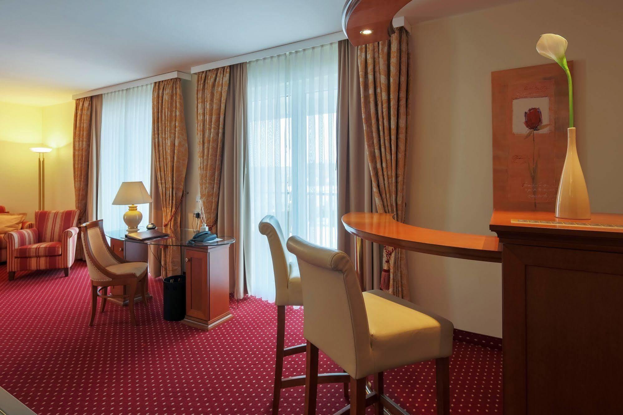 Hotel-Restaurant Kunz Pirmasens Ngoại thất bức ảnh