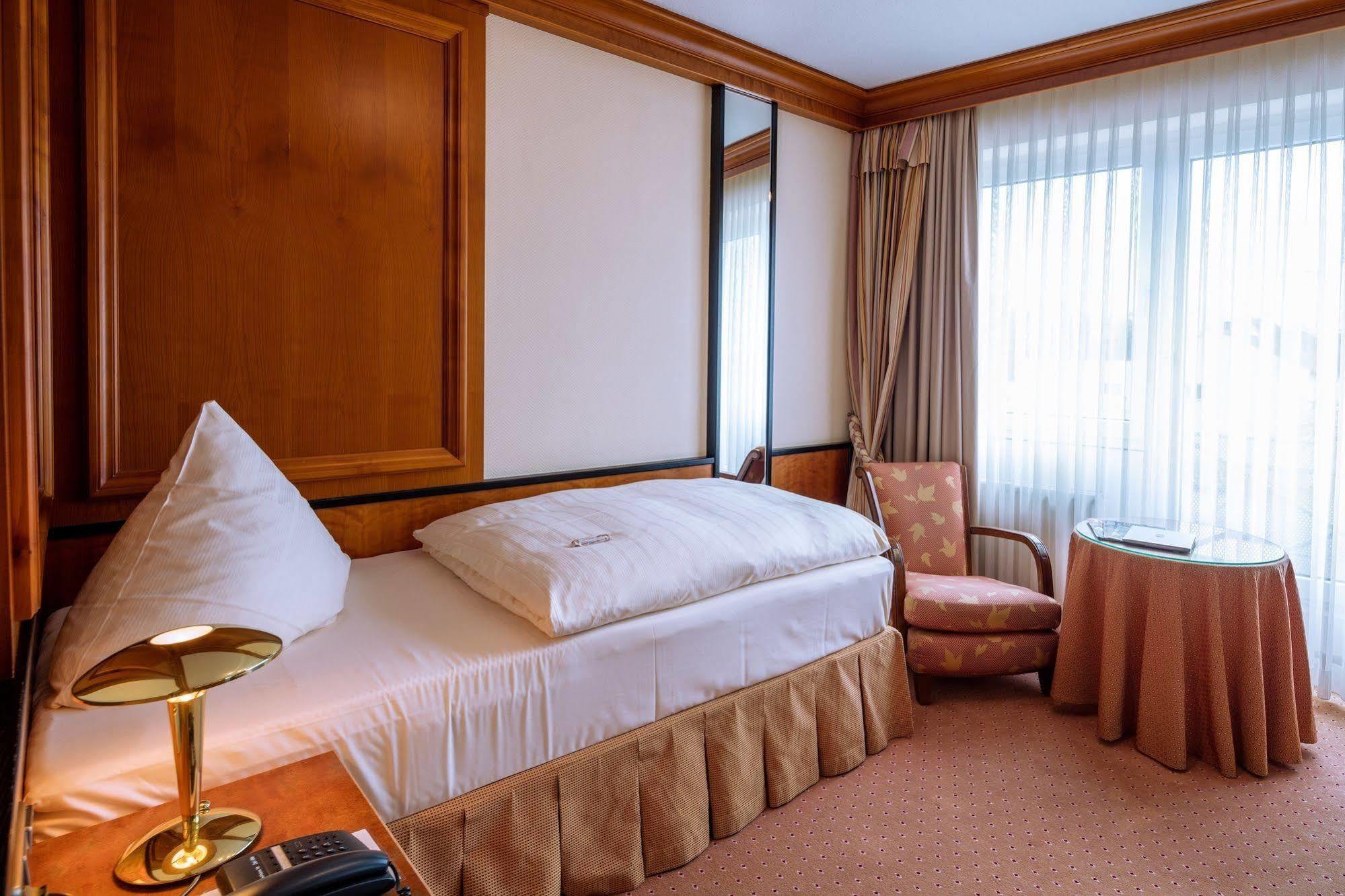 Hotel-Restaurant Kunz Pirmasens Ngoại thất bức ảnh